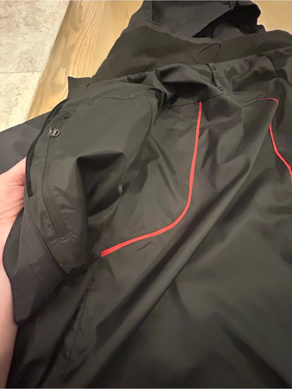 The North Face HyVent Men’s Medium Black Dark Gray Hooded Waterproof Jacket